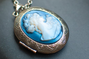 Cameos Are Making a Comeback: The Victorian Art Form Revived for Today’s Jewellery Lovers
