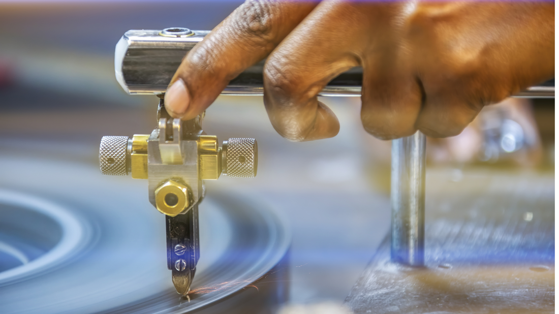 Man cutting Diamond