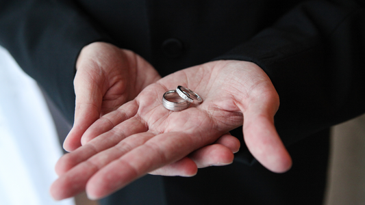 How to Choose a Wedding Band That Complements Your Engagement Ring